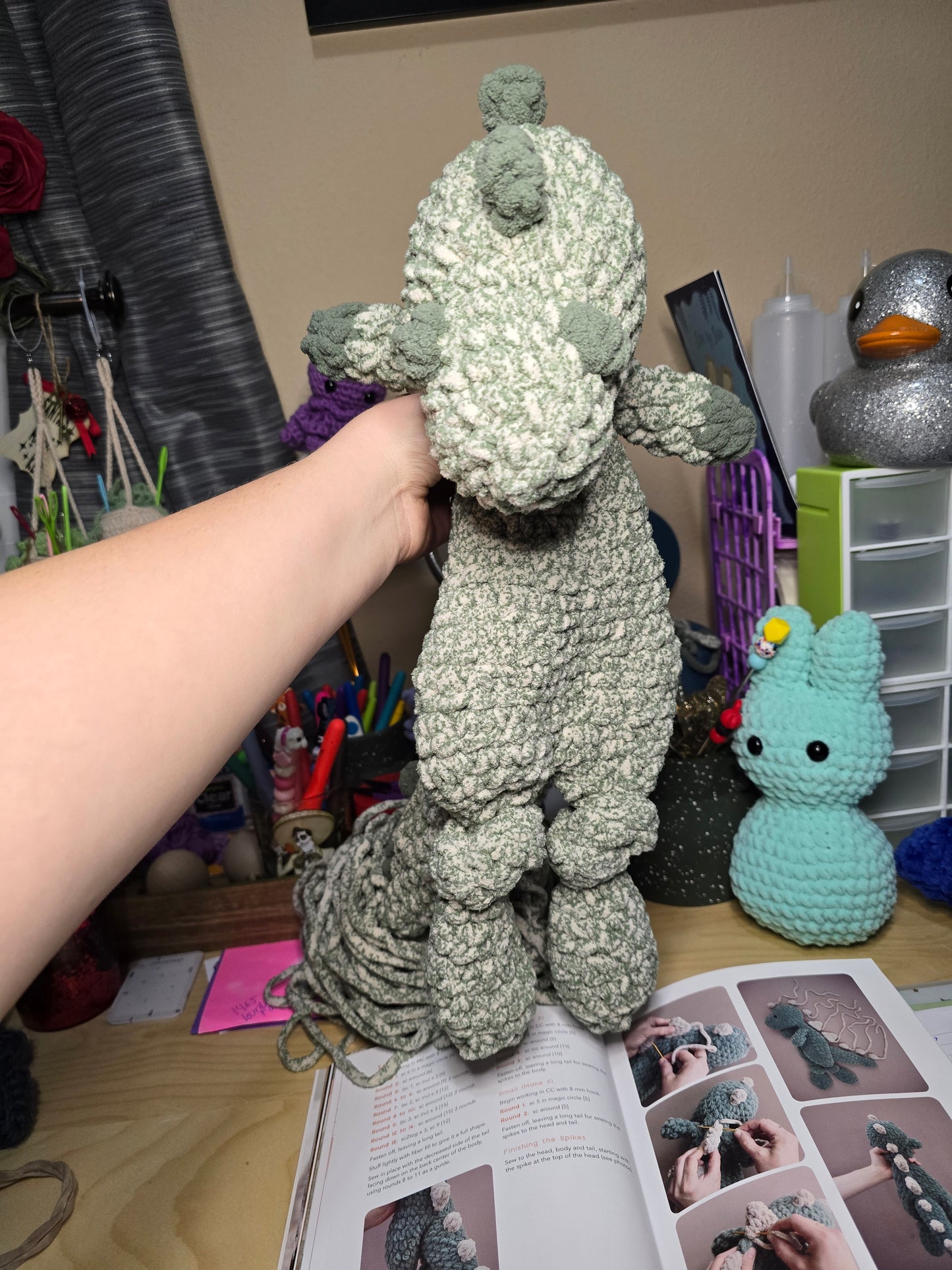 Dino lovey